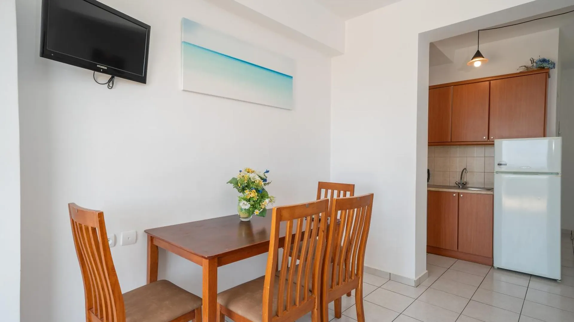 Apartment Agnanti Studios Lourdata