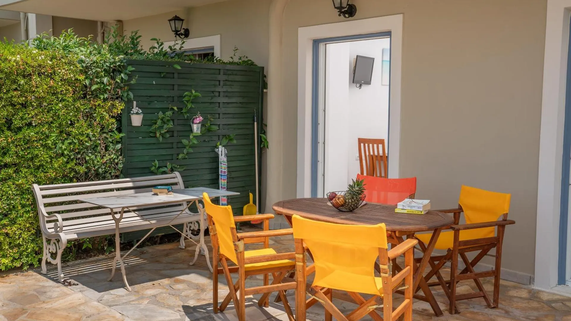 Apartment Agnanti Studios Lourdata