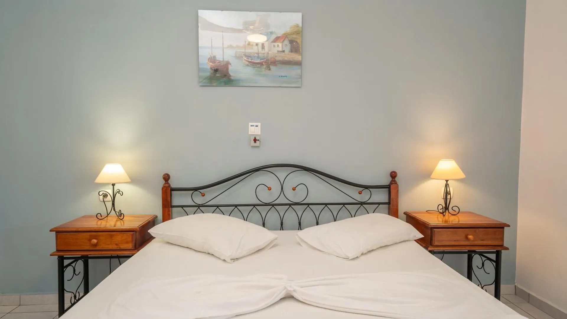 Apartment Agnanti Studios Lourdata