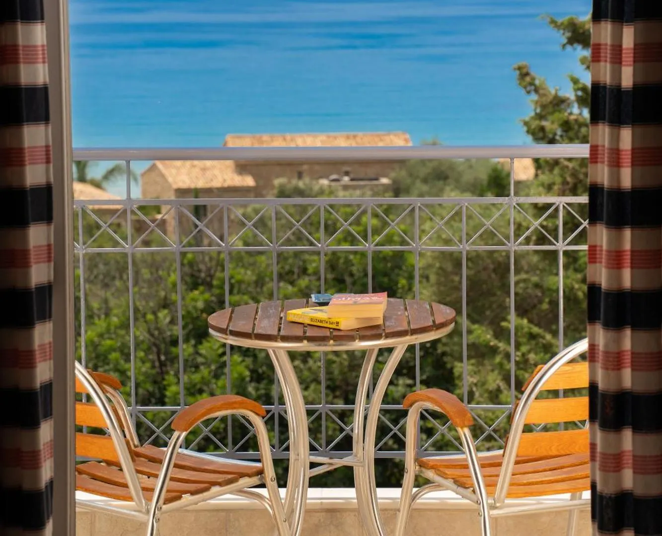 Apartment Agnanti Studios Lourdata