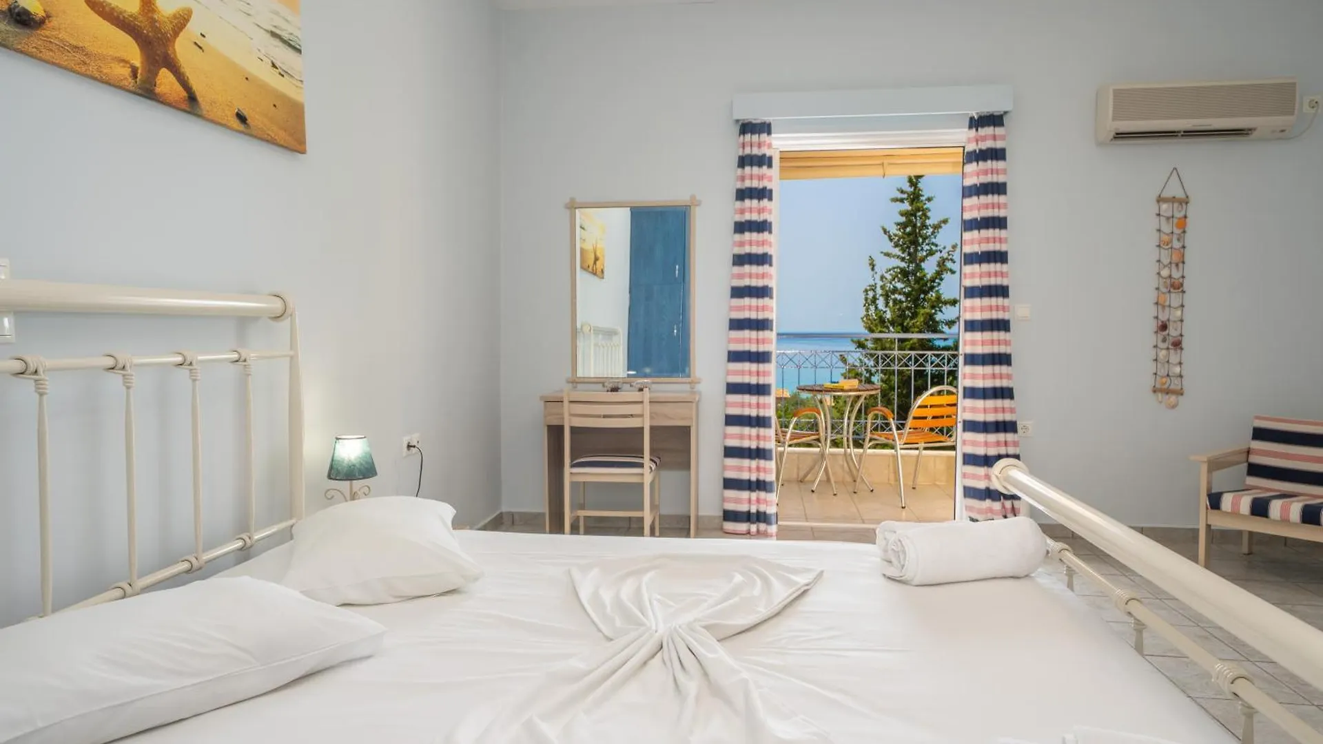 Agnanti Studios Lourdata  Greece